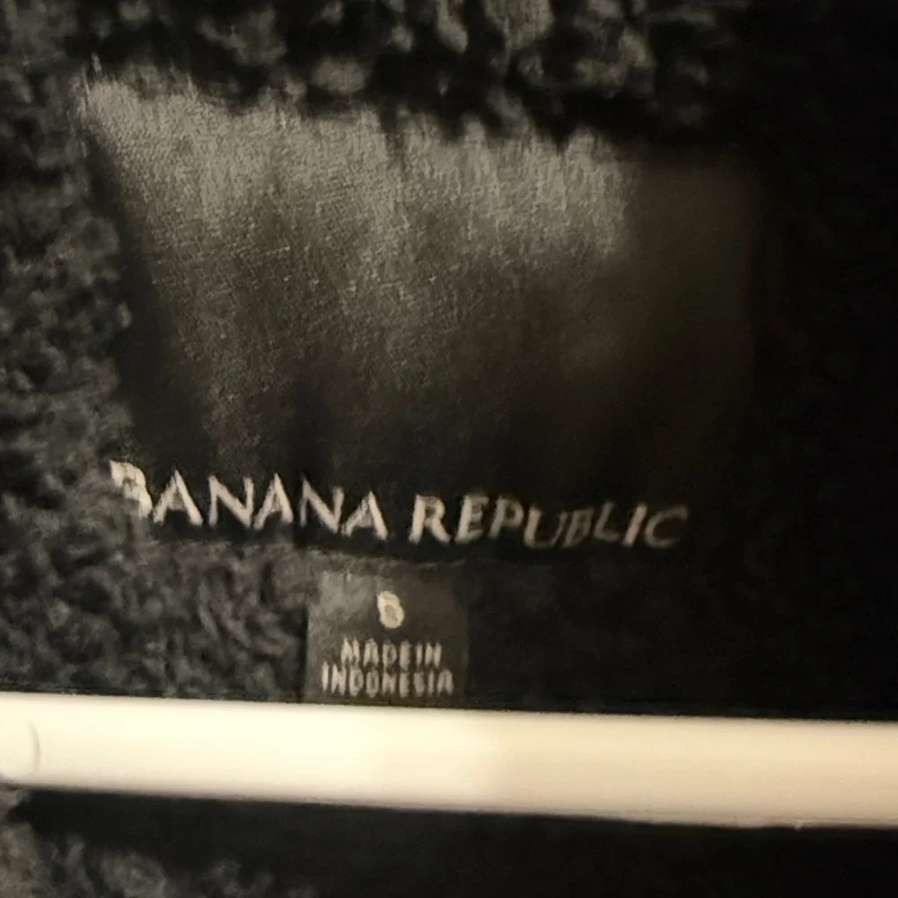 Banana Republic stylish black